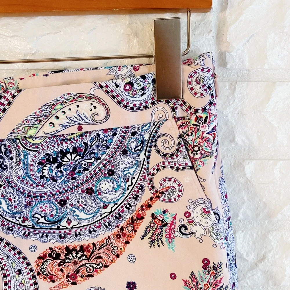 Express Paisley Print Shorts - Picture 3 of 5